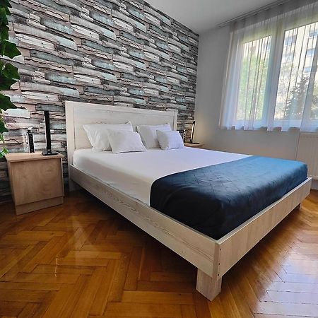 Comfort 14 -- Stylish City Apartment Netflix, Wi-Fi & Parking 미슈콜츠 외부 사진